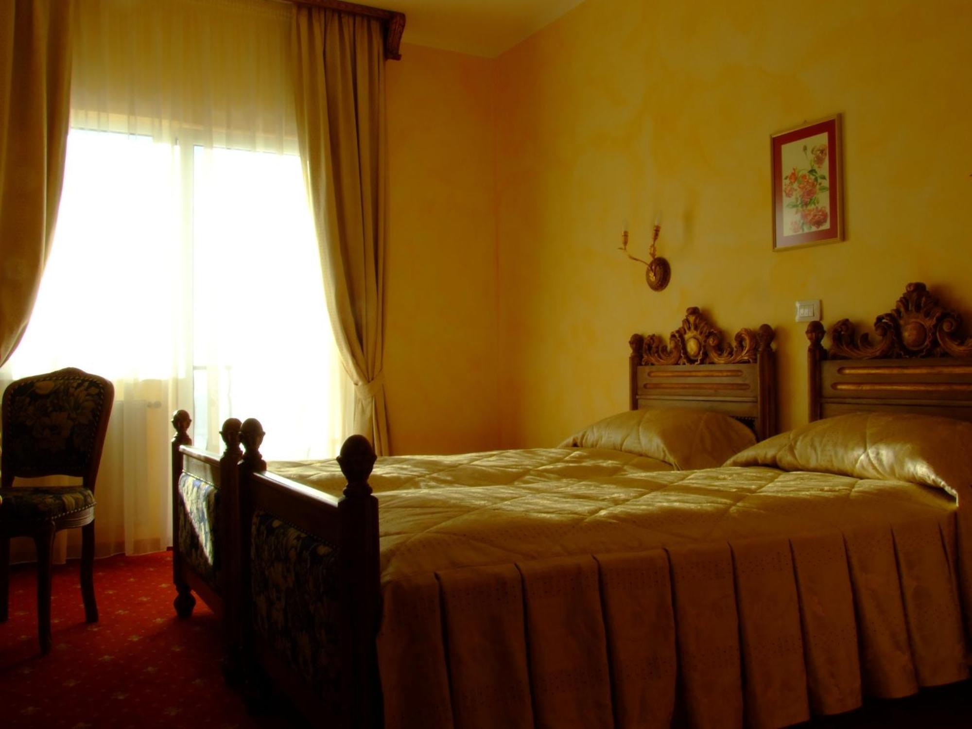 Hotel Royal Zalău Exteriér fotografie